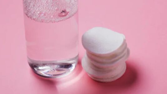 cotton-pads-bottle-cleansing