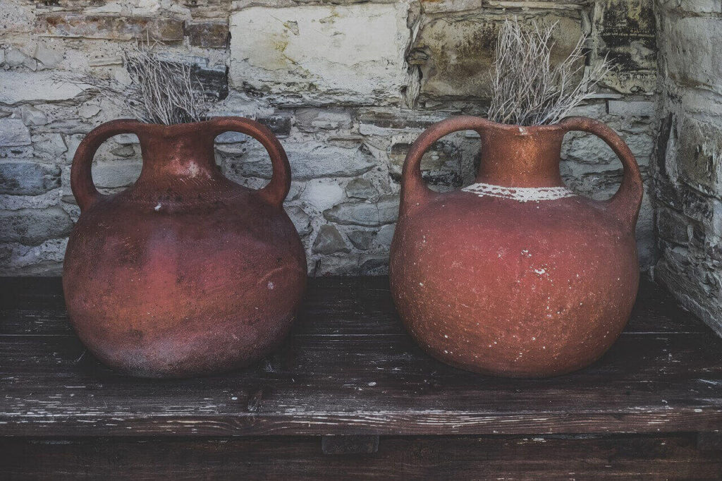 Hand made pots (eco-friendly home decoration)