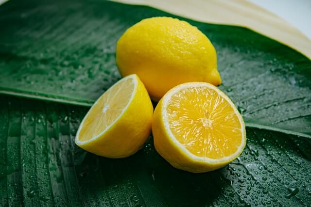 Lemon- tips for oily skin
