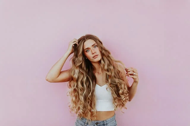 Easy Way to Curl Your Hair Without Heat 2 old t-shirt waves