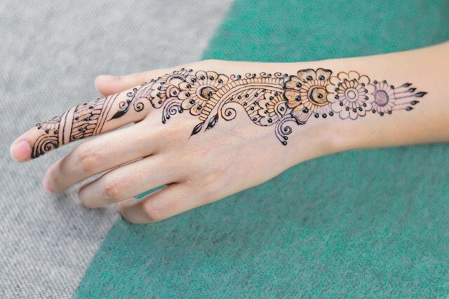art 5140775 640 1 Finger Mehndi Design: Simple One Line Henna Design