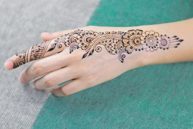 art 5140775 640 1 Finger Mehndi Design: Simple One Line Henna Design