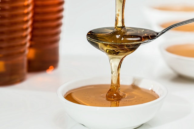 honey how to decrease oil production in skin