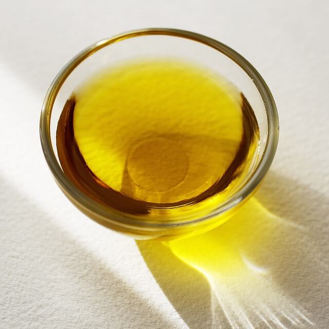 how to use olive oil on hair