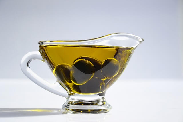 olive oil- vitamin E for anti-aging skin