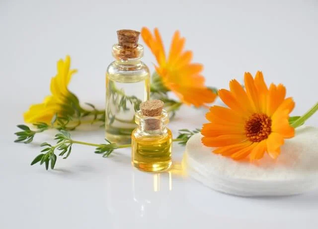 8 Amazing Herbs For Glowing Skin 4 calendula
