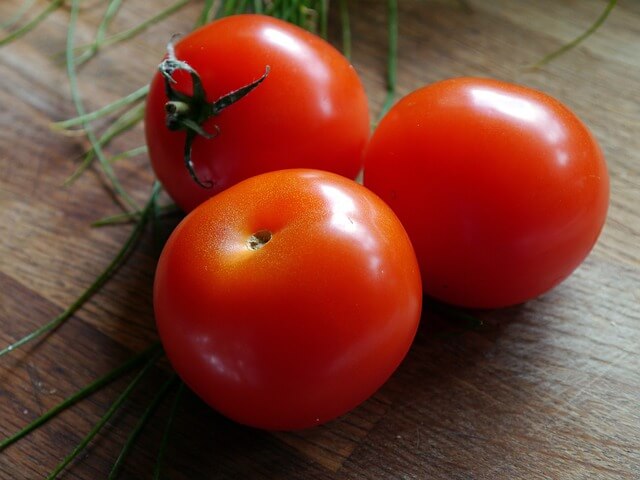 tomato- potato for skin