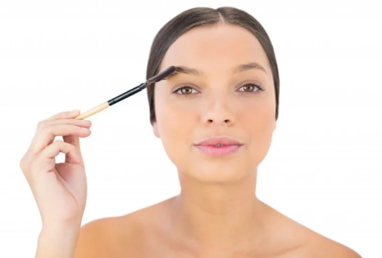 Eyebrow Grooming Tips: How to Properly Tame Your Brows 2 eyebrow grooming tips