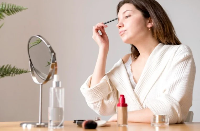 Eyebrow Grooming Tips: How to Properly Tame Your Brows 3 eyebrow grooming tips