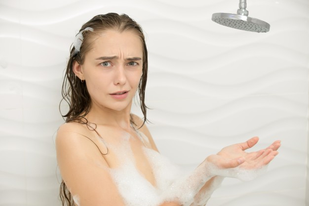 winter beauty mistake-taking hot shower
