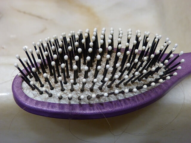 comb 1027540 640 1 1 5 Amazing Benefits of Brushing Hair