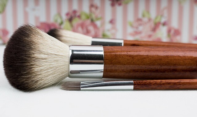 Foundation Brush vs Beauty Blender
