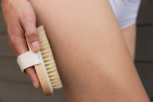 how to dry brush your skin