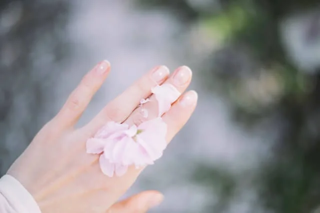 removing acrylic nails