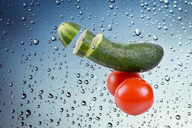 tomato and cucumber face mask