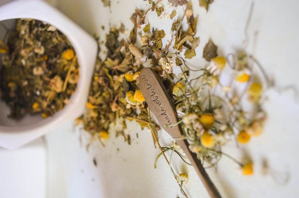 chamomile tea for hair