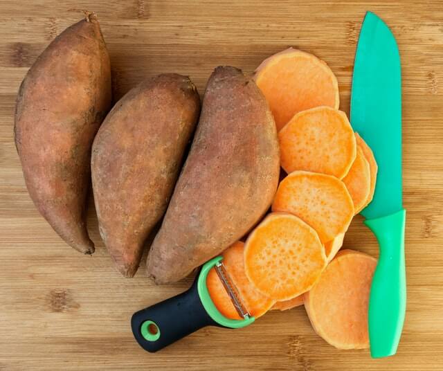 pexels loren biser 5959859 1 10 Health Benefits of Sweet Potatoes