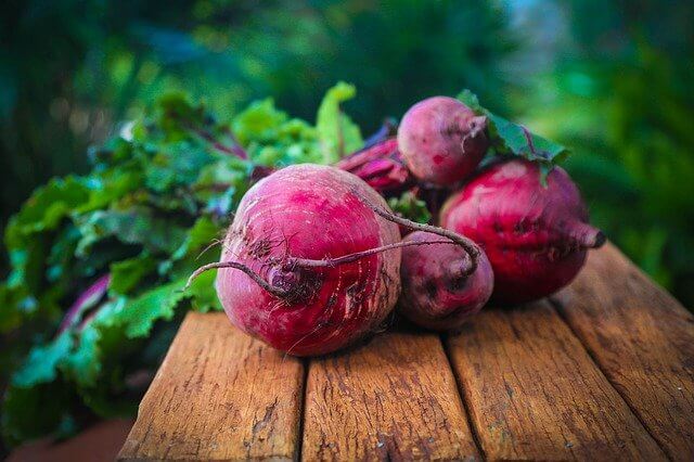 DIY beetroot lip balm