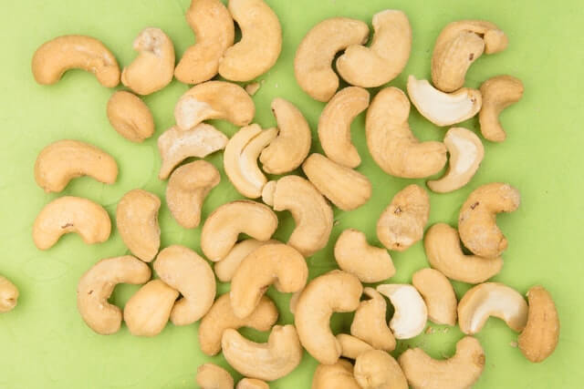 benefits of cashew nuts for skin