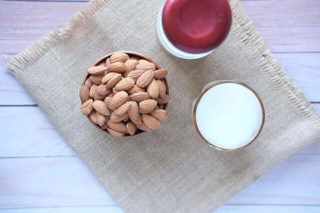 benefits of almond milk for skin