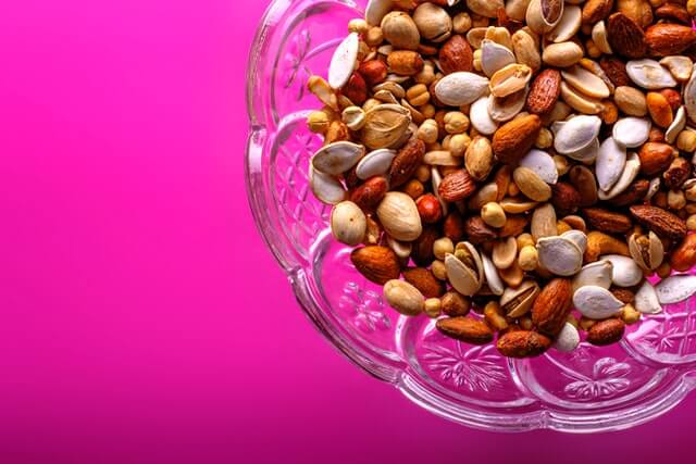 healthiest ways to eat nuts