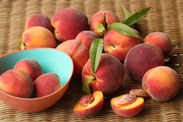 nutritional benefits of peaches