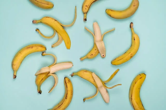 6 DIY Banana Peel Face Mask for Healthy Skin 1 banana peel