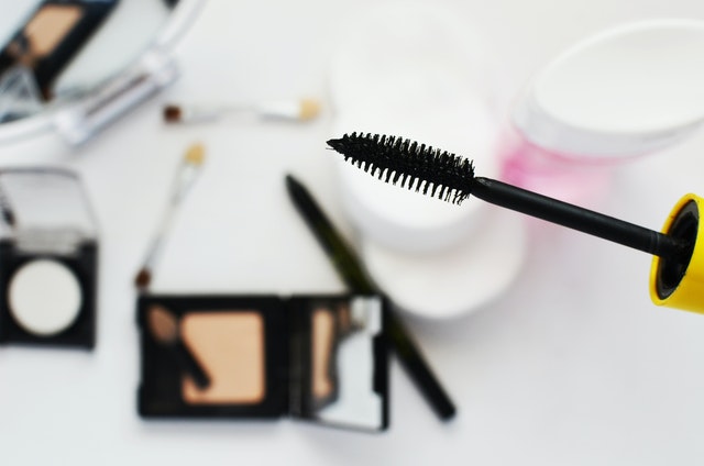 mascara tips for long lashes- dry mascara hacks